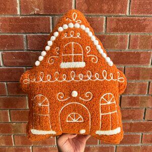 TARGET WONDERSHOP CHRISTMAS GINGERBREAD HOUSE PILLOW